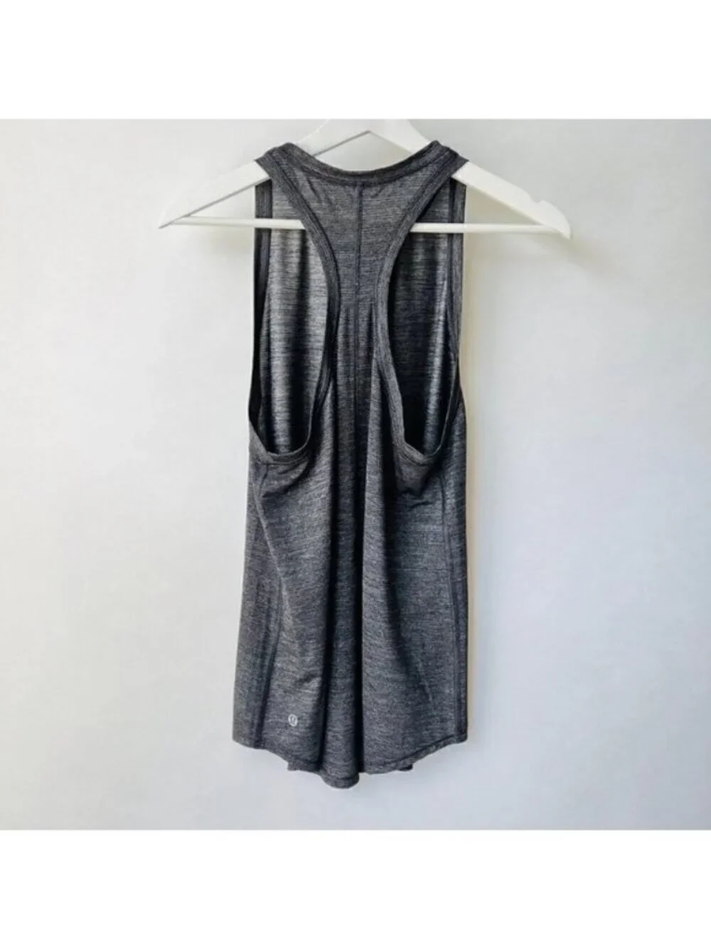 LULULEMON Hot like Agni singlet in heather gray size 4 J57